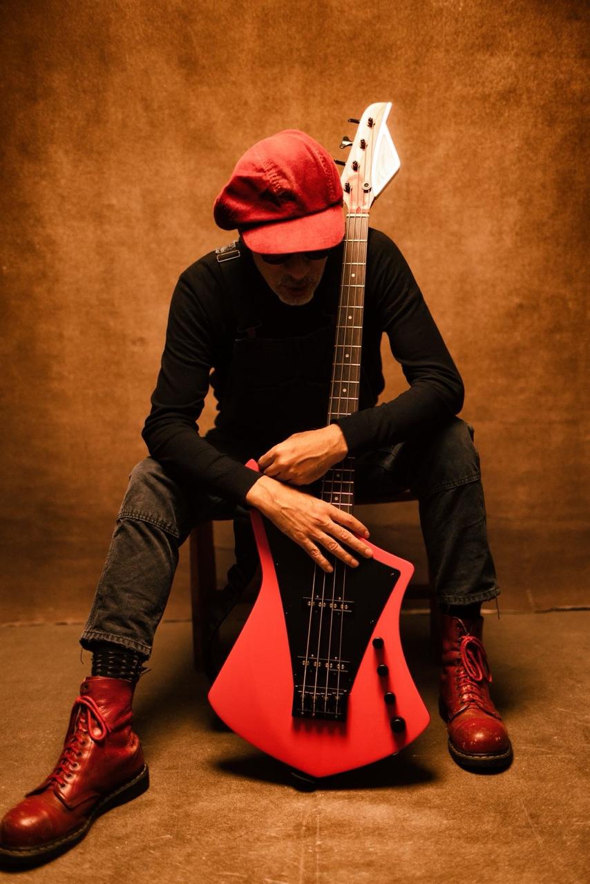 Aaron Cruz